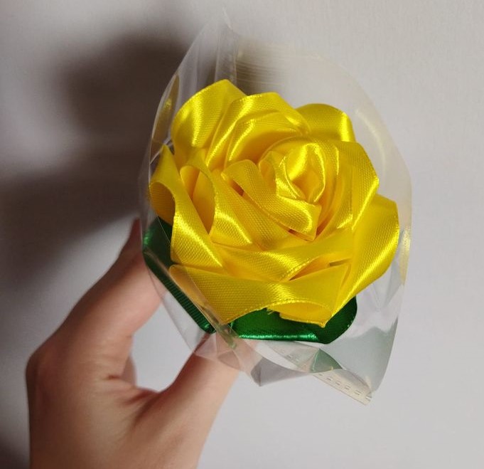 yellow rose